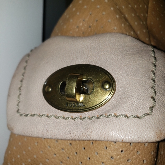 SOLD Vintage Fossil Handbag - Picture 5 of 9